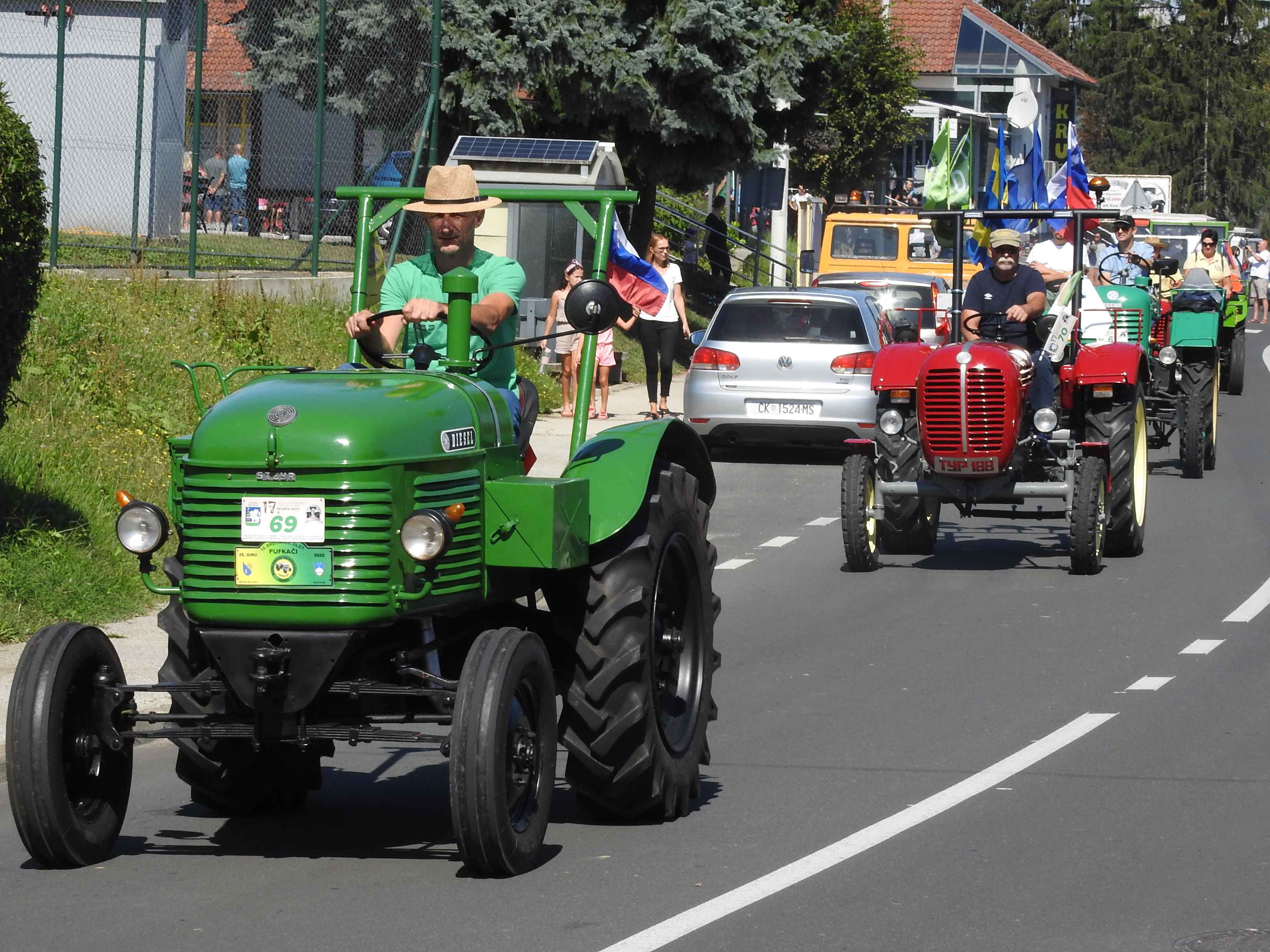 SELNICA Pogledajte kako je bilo na 17. susretu starih traktora