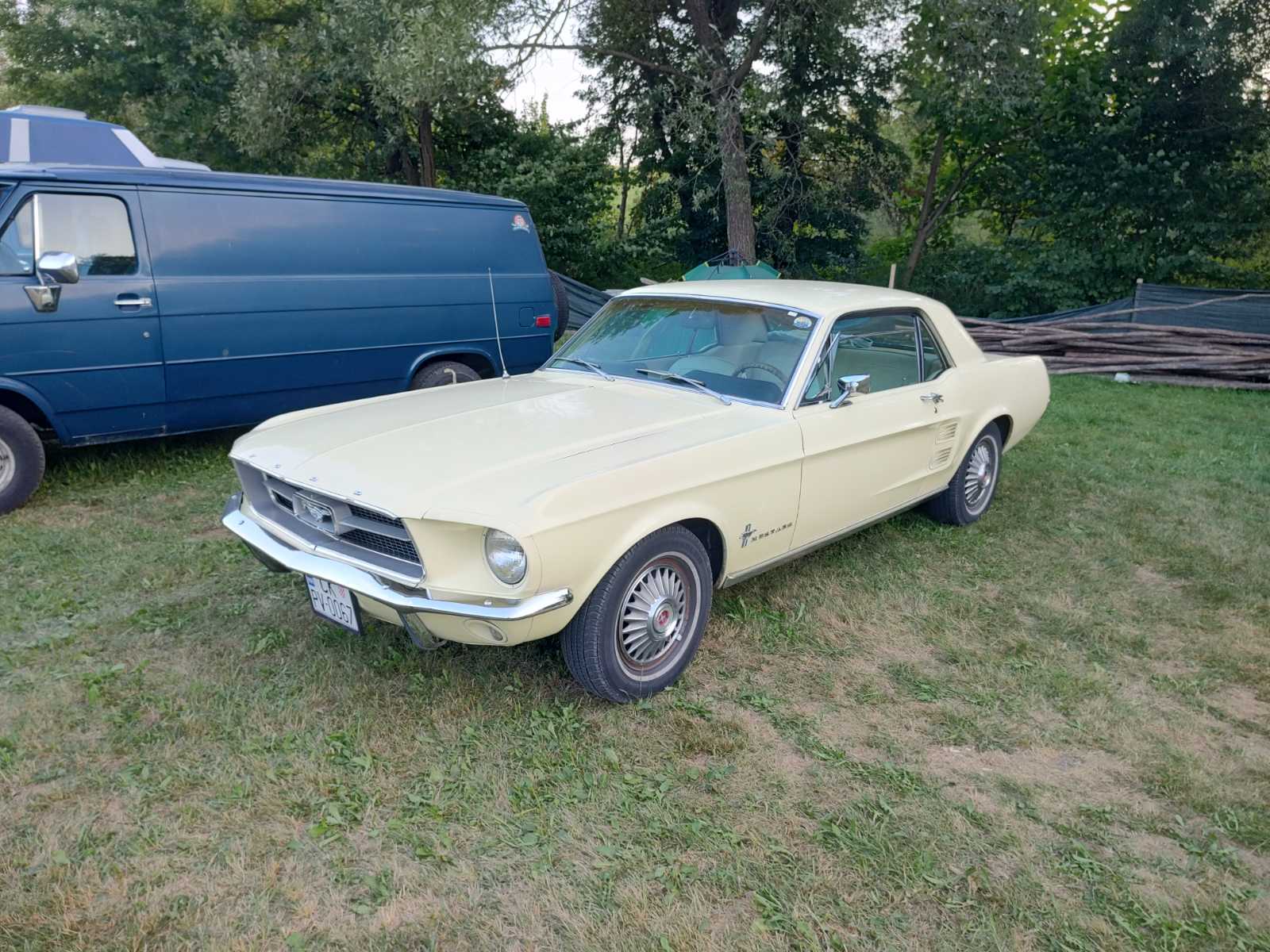 Susret ljubitelja američkih automobila i motora