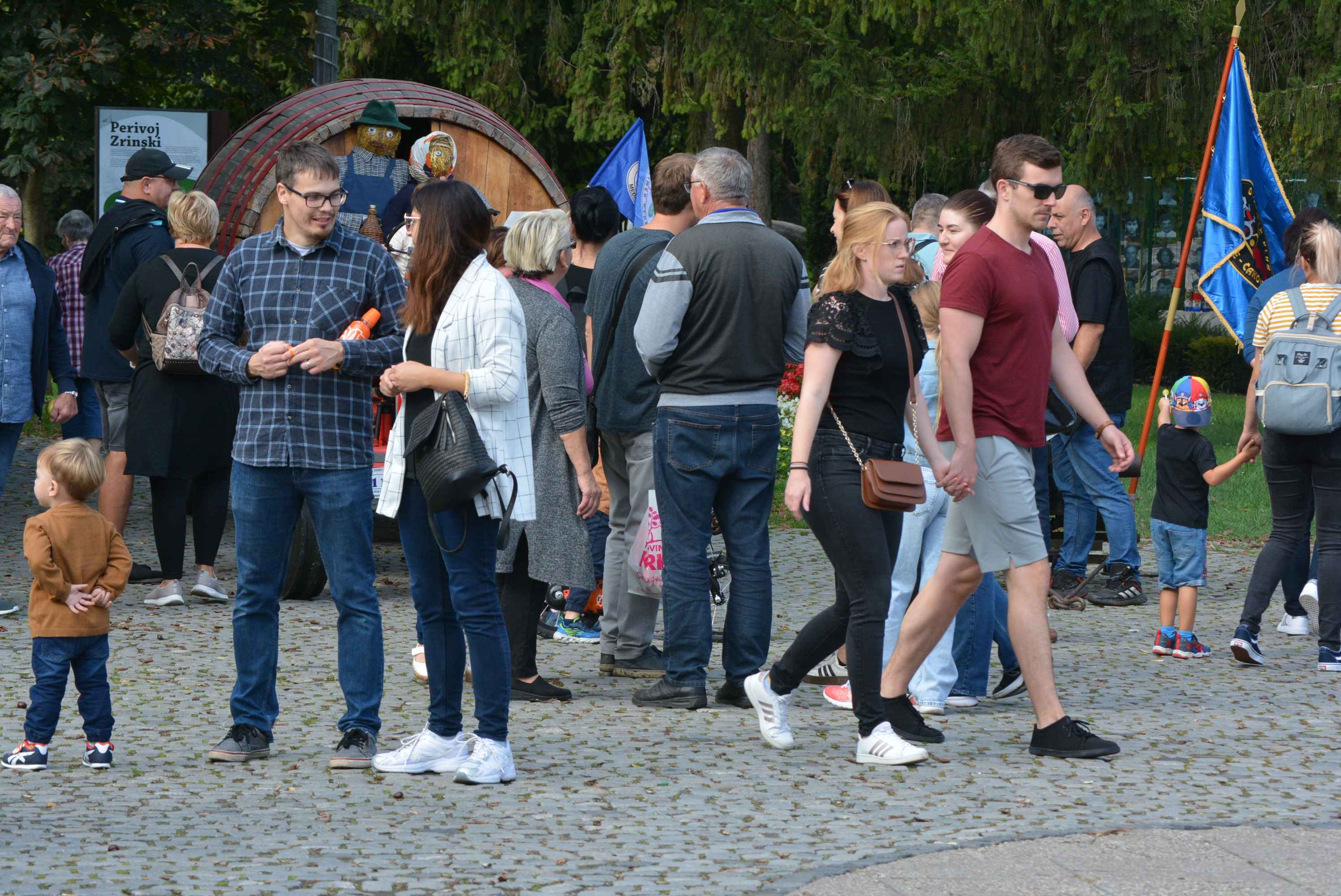 FOTO I VIDEO Putovanje kroz vremensku kapsulu na izložbi starih traktora i strojeva u sklopu manifestacije ‘Jesen u Čakovcu 2023.’