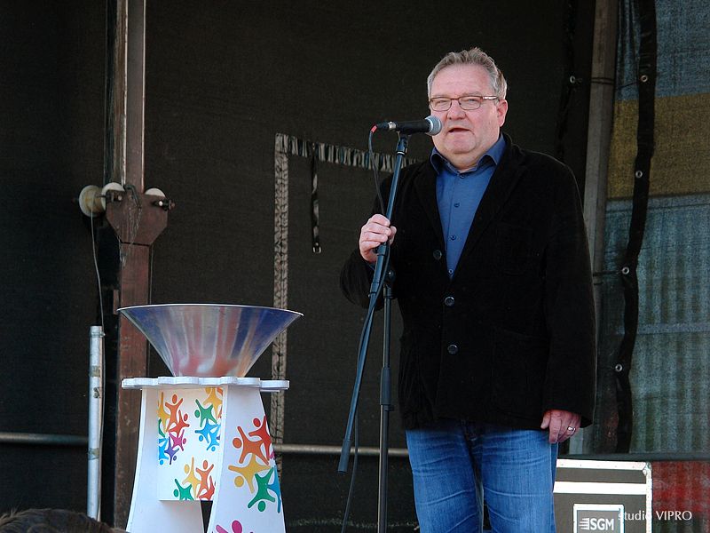 347715076dsc05442560379