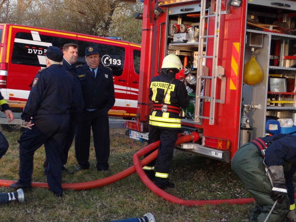 Vatrogasna vježba na obali Mičigen jezera