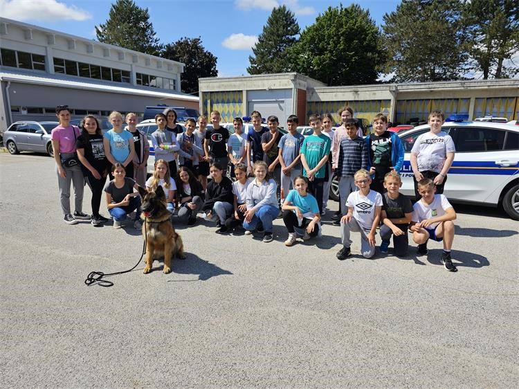 POSJETILI POLICAJCE Petaši Osnovne škole “Jože Horvata” Kotoriba posjetili Policijsku upravu međimursku