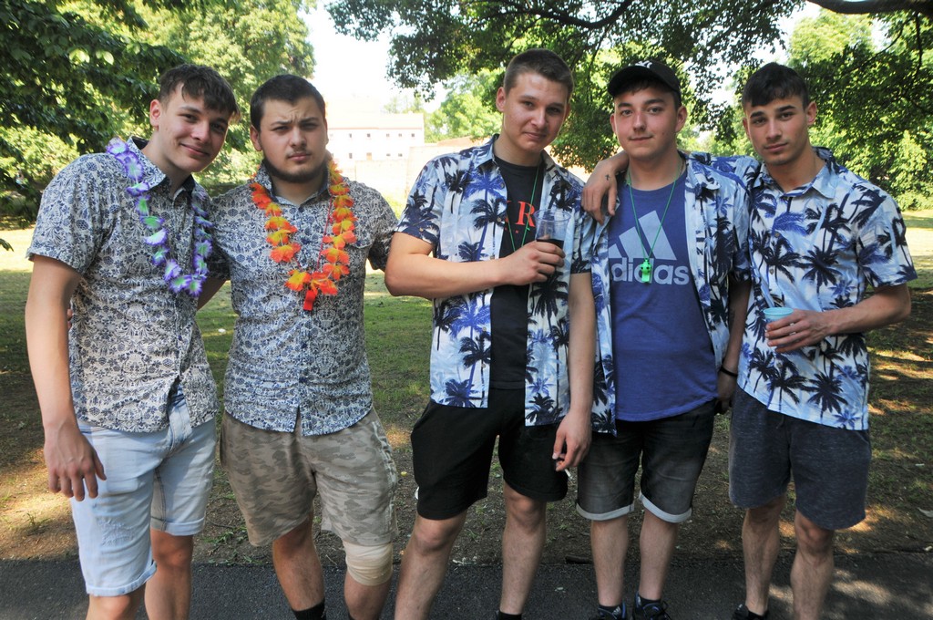 Maturanti se zabavljaju u čakovečkom parku