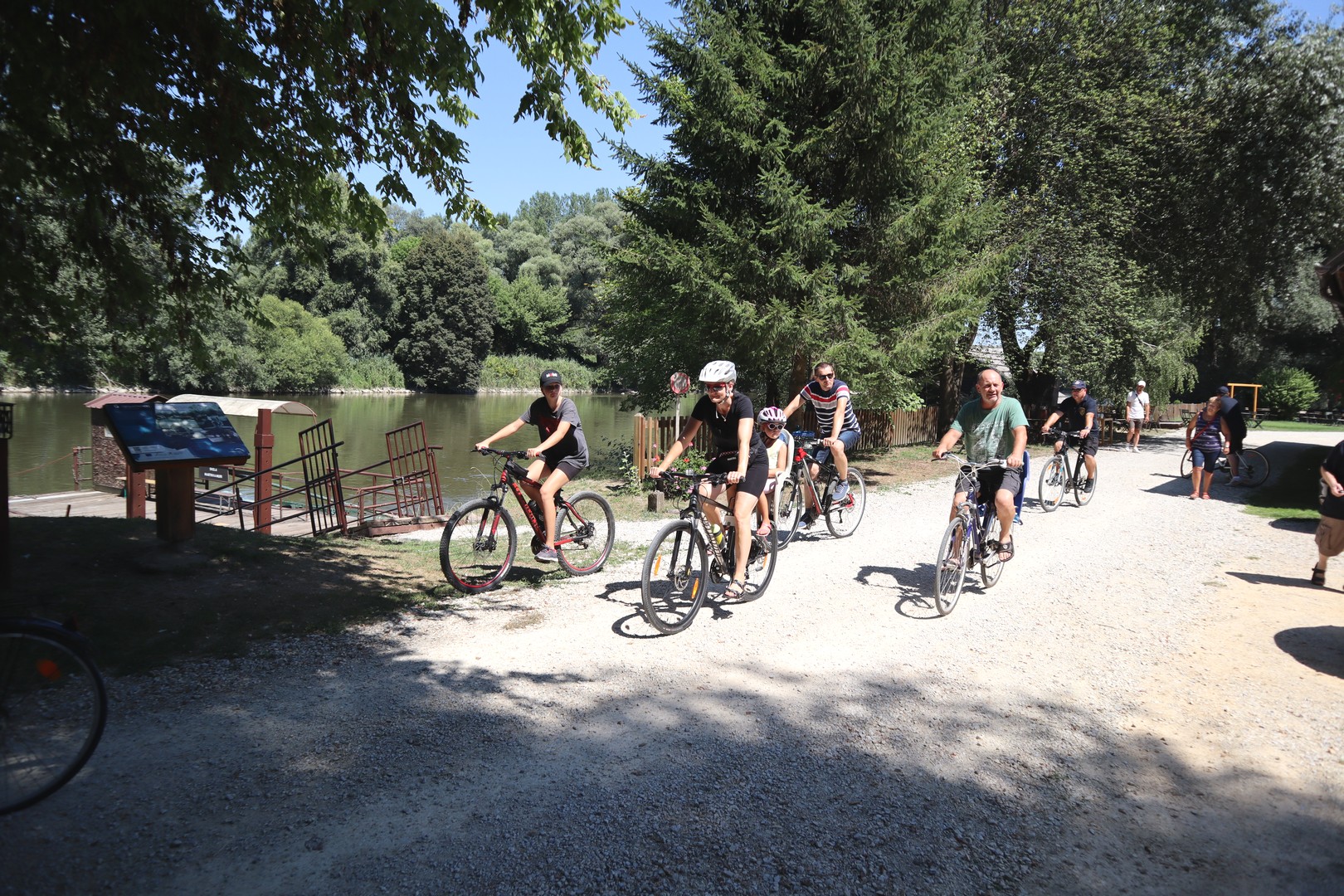 ‘Peciklinom protiv zaborava’: U Svetom Martinu branitelji održali biciklijadu