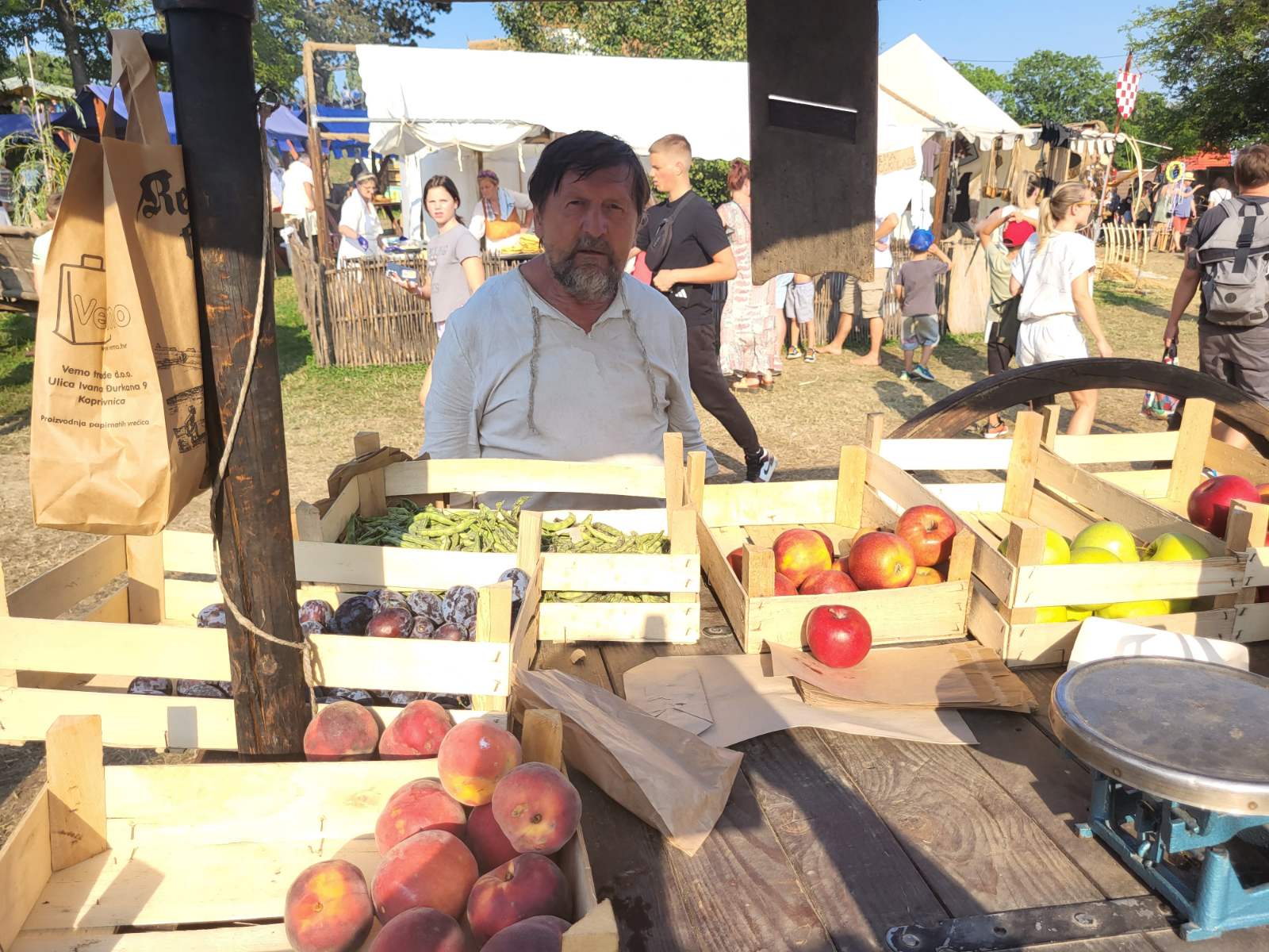 NA KOPRVNIČKIM BEDEMIMA Renesansni festival i ove godine privukao mnoštvo posjetitelja NA KOPRVNIČKIM BEDEMIMA Renesansni festival i ove godine privukao mnoštvo posjetitelja