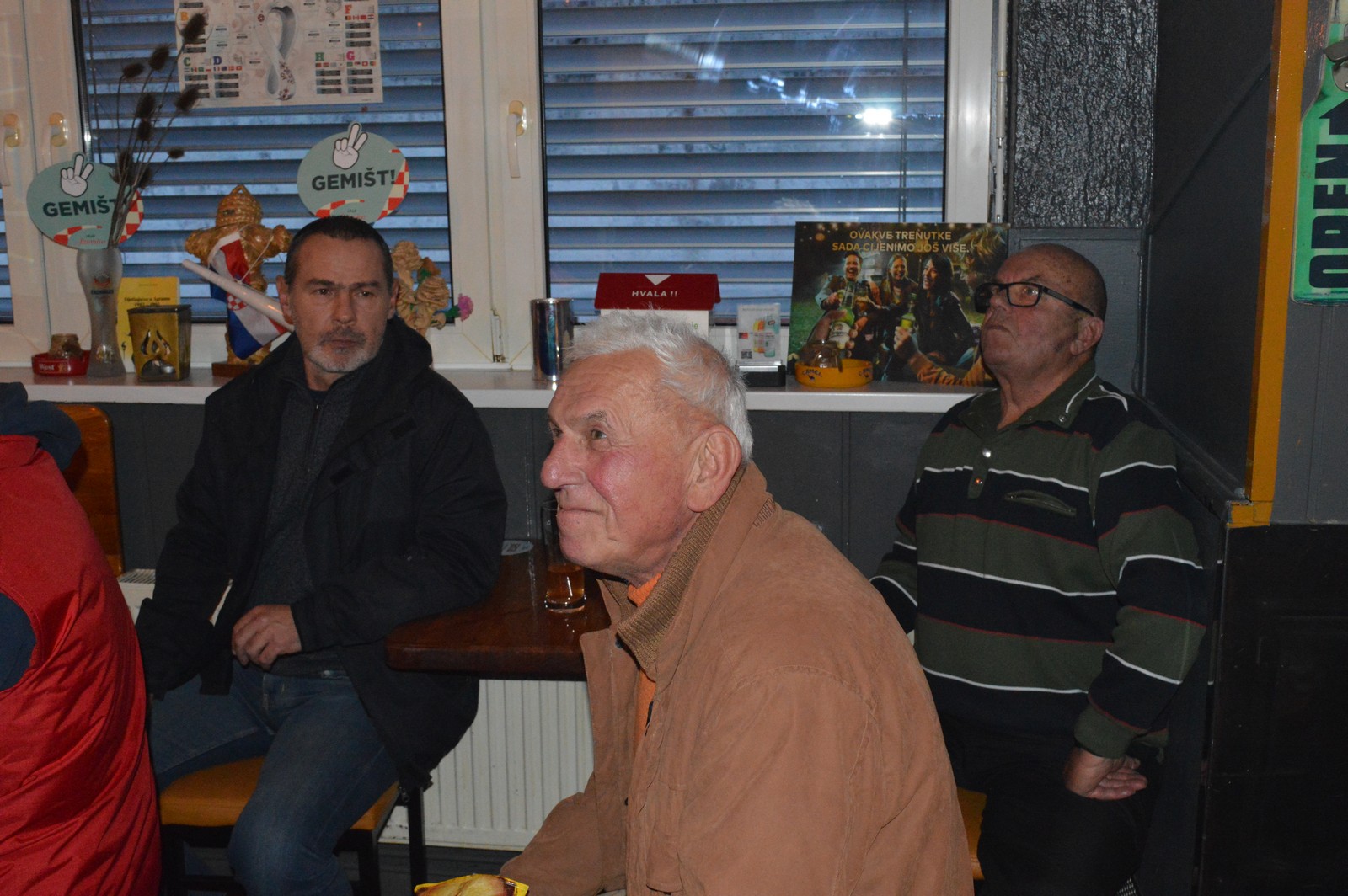 Vesela atmosfera u čakovečkim kafićima – svi navijaju za naše Vatrene!