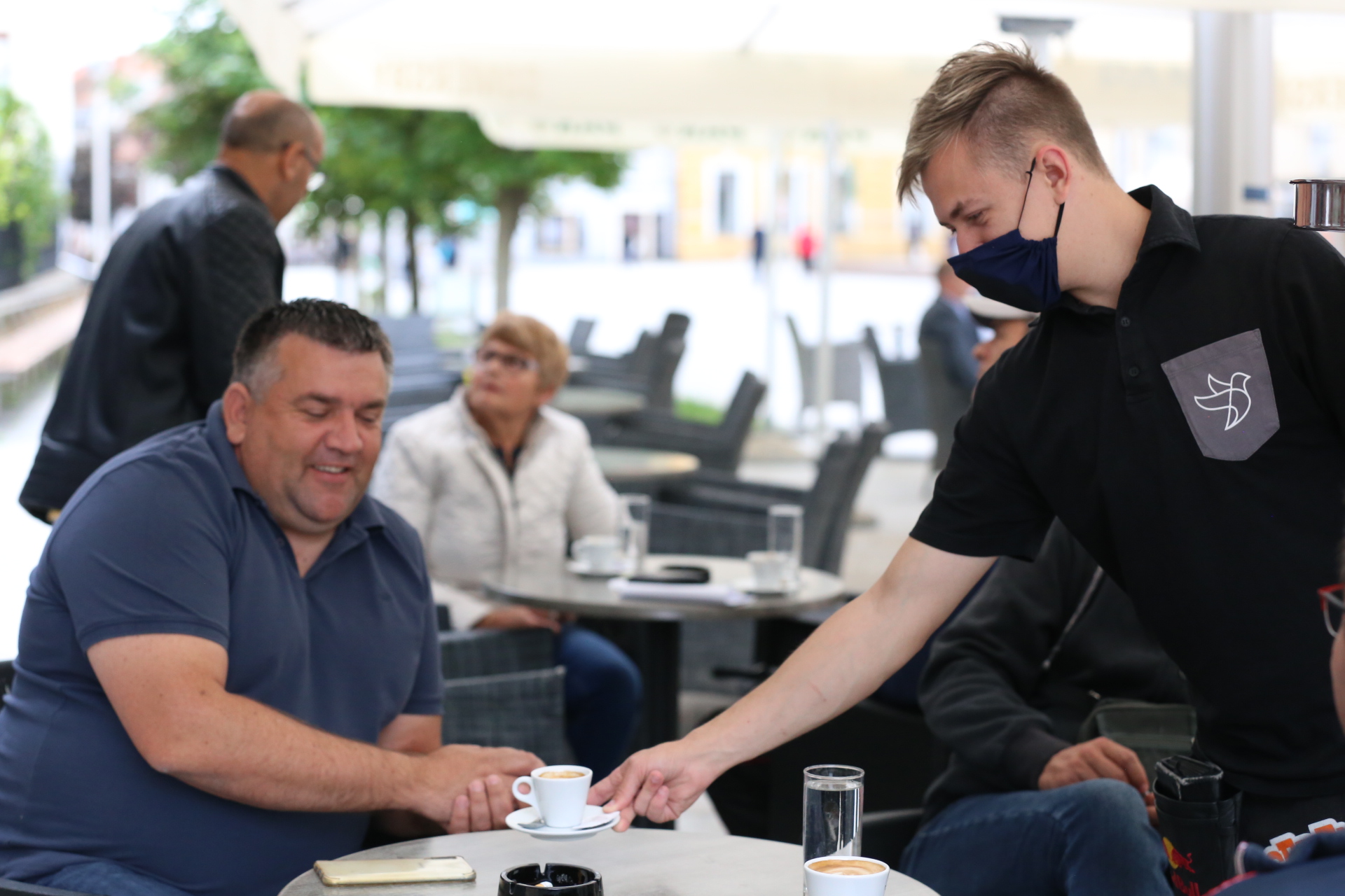 U Čakovcu ponovno otvoreni kafići – ispijanje kave u centru grada