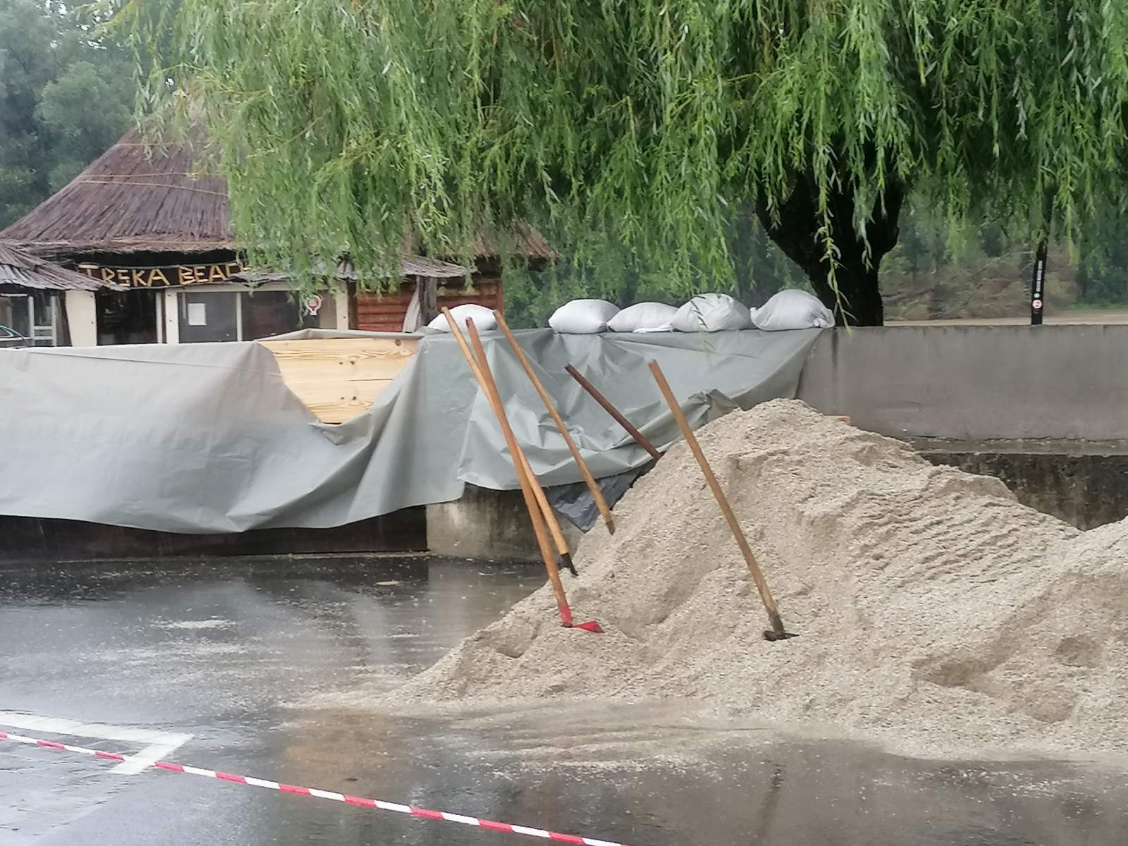 FOTO I VIDEO Radi se punom parom: U Murskom Središću pripremaju se za vodeni val