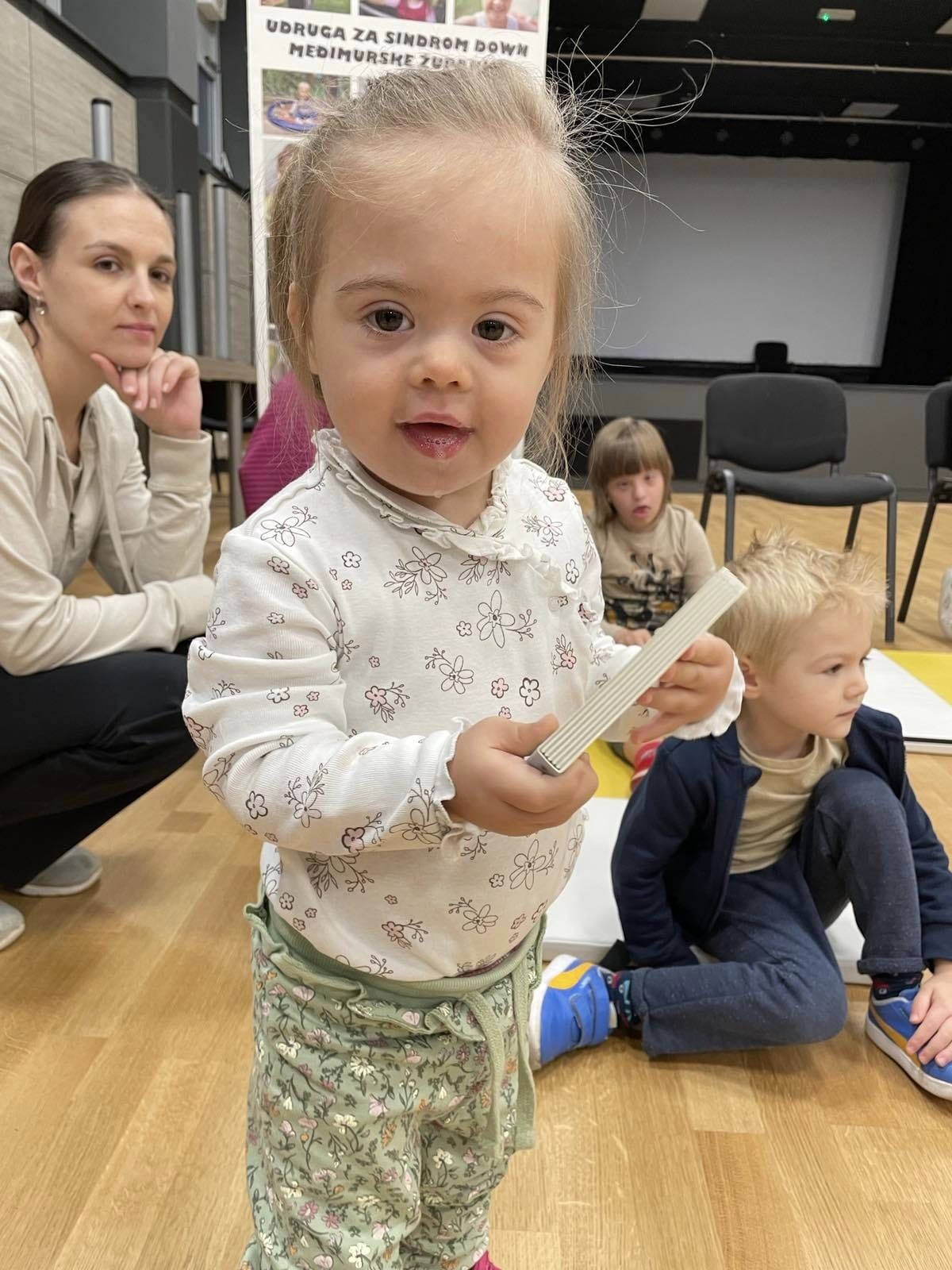 Članovi međimurske Udruge za sindrom Down posjetili ‘Heklice u knjižnici’