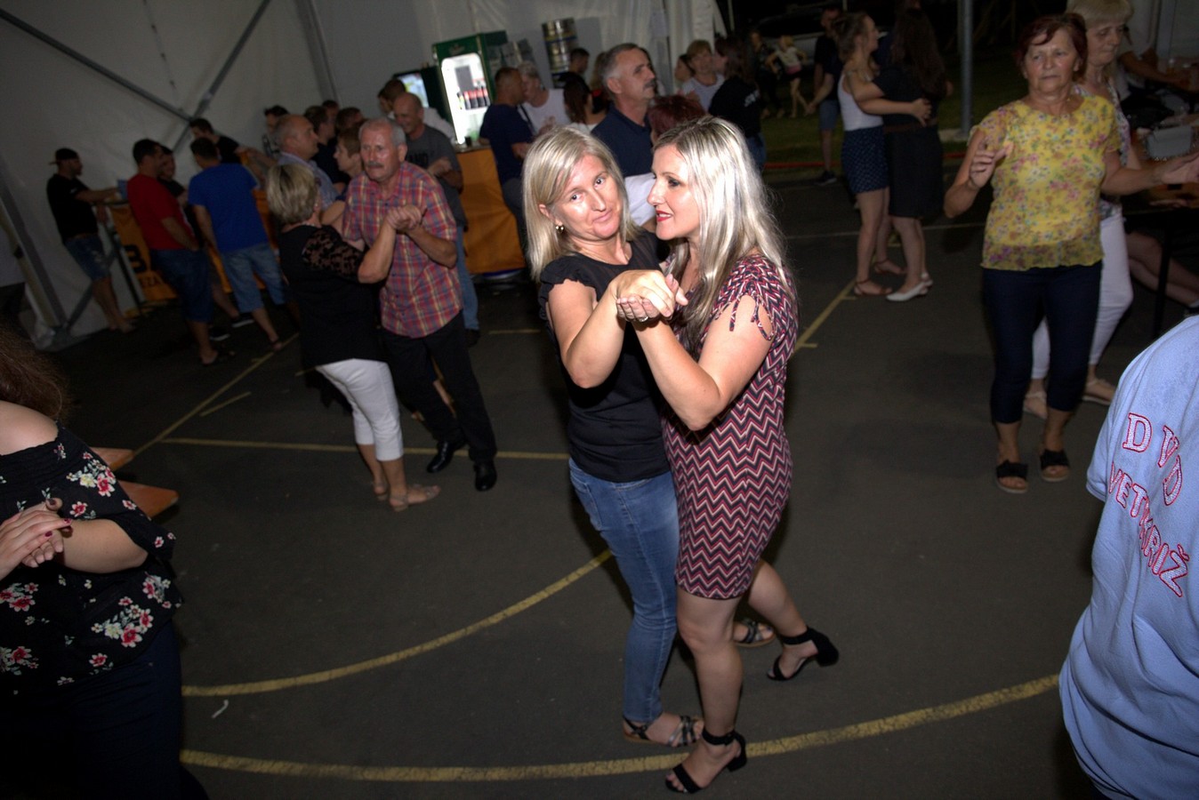 Mejaši rasplesali brojnu publiku u Palovcu