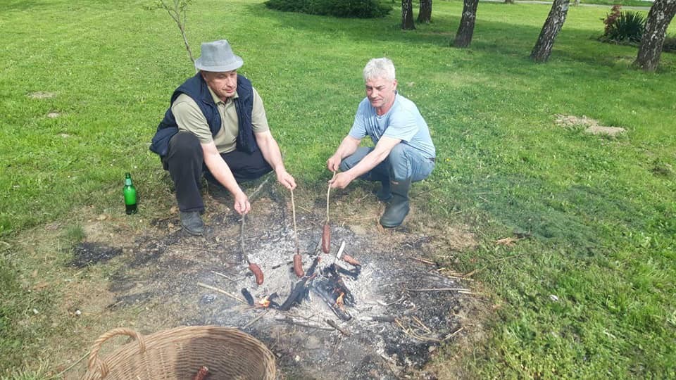 FOTO Članovi KUD-a Mihovljan su ovih dana uredili park unatoč korona krizi