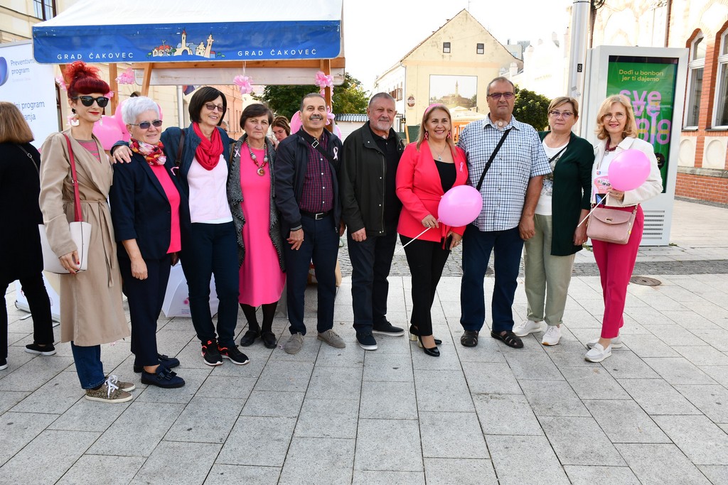 DAN RUŽIČASTE VRPCE Subotnje prijepodne u središtu Čakovca obasjano ružičastim tonovima