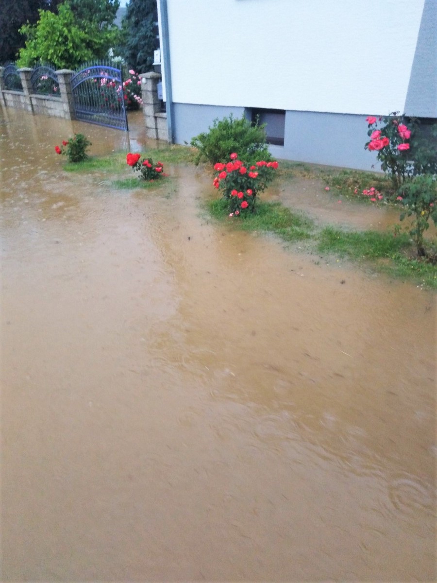 FOTO Posjetili smo mještane Macinca: ‘Ostali smo budni dugo u noći, i danas čistimo od jutra’