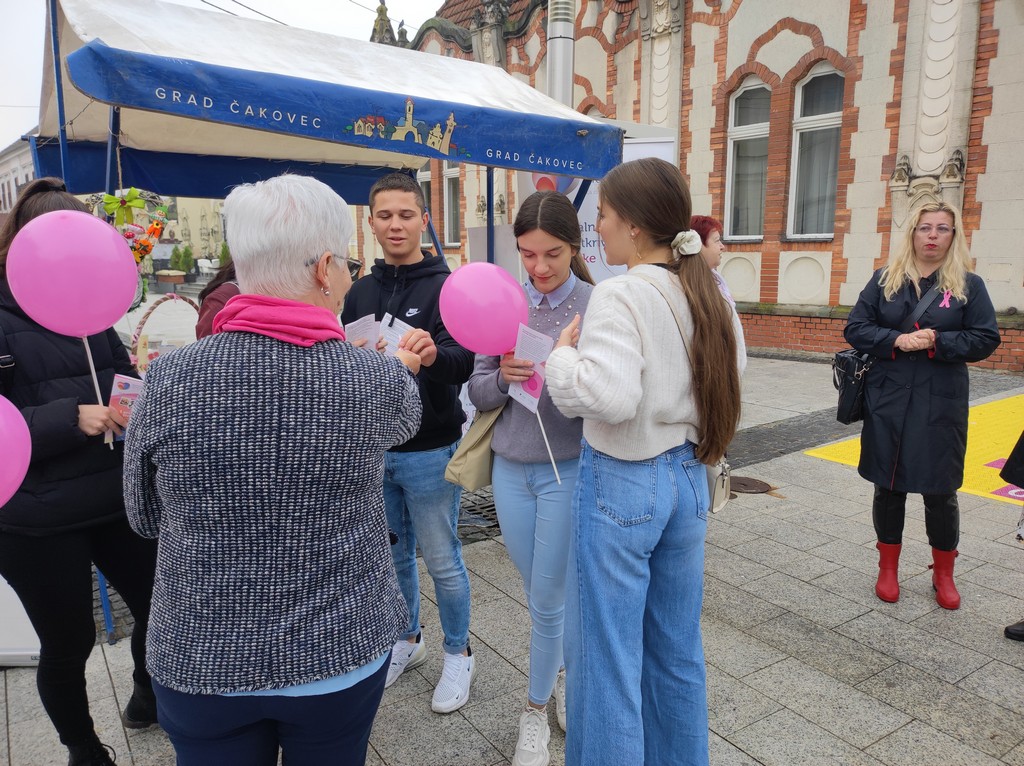 DAN RUŽIČASTE VRPCE Brojne Međimurke i Međimurci dali podršku ženama koje se bore s rakom dojke!