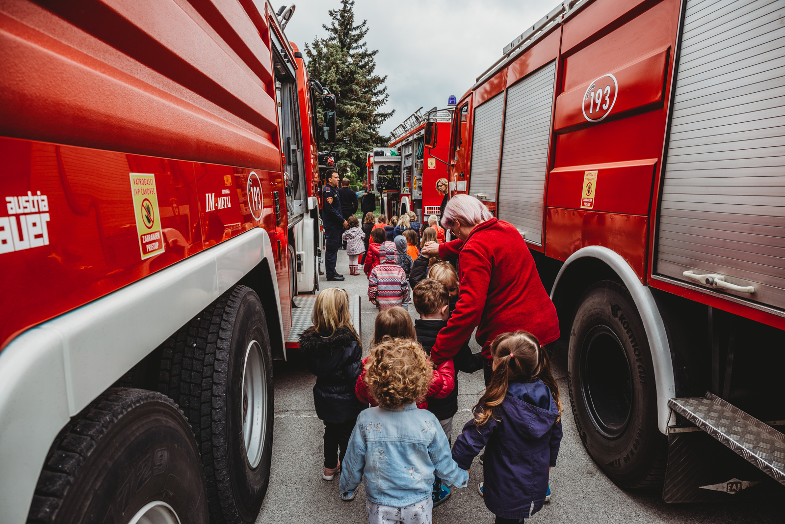 Mališani iz Dječjeg vrtića Cipelica posjetili vatrogasce