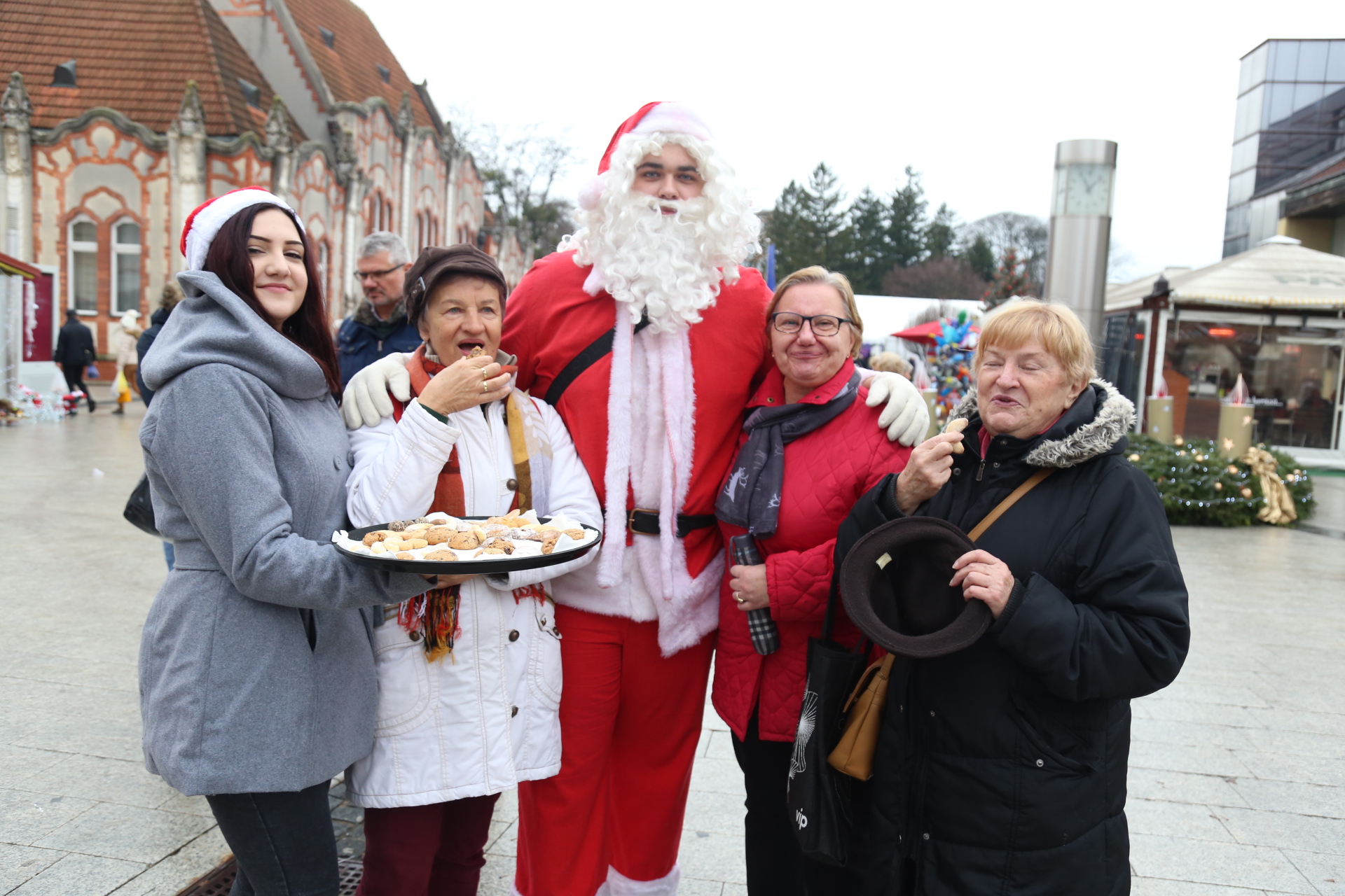 Pjesma i delicije budućih hotelijera u središtu Čakovca