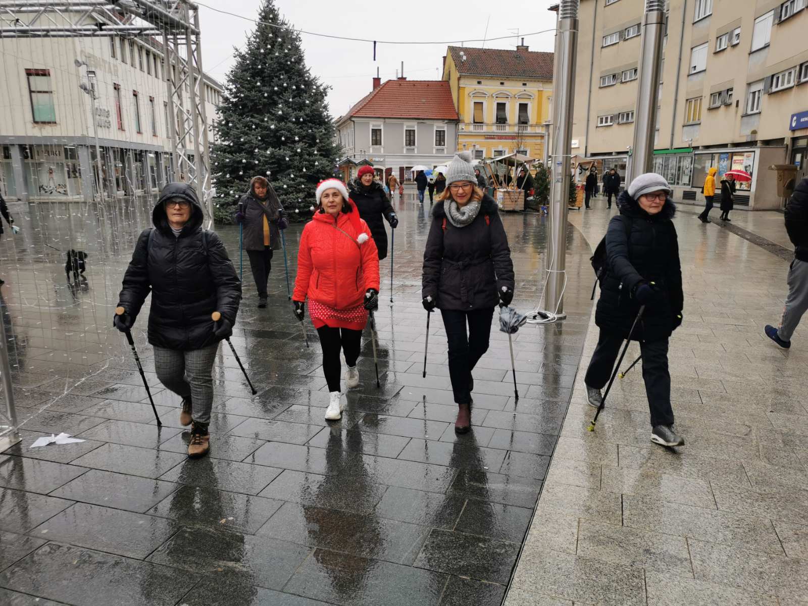 Ni kiša ih nije omela: Sedmero veličanstvenih na nordijskom hodanju