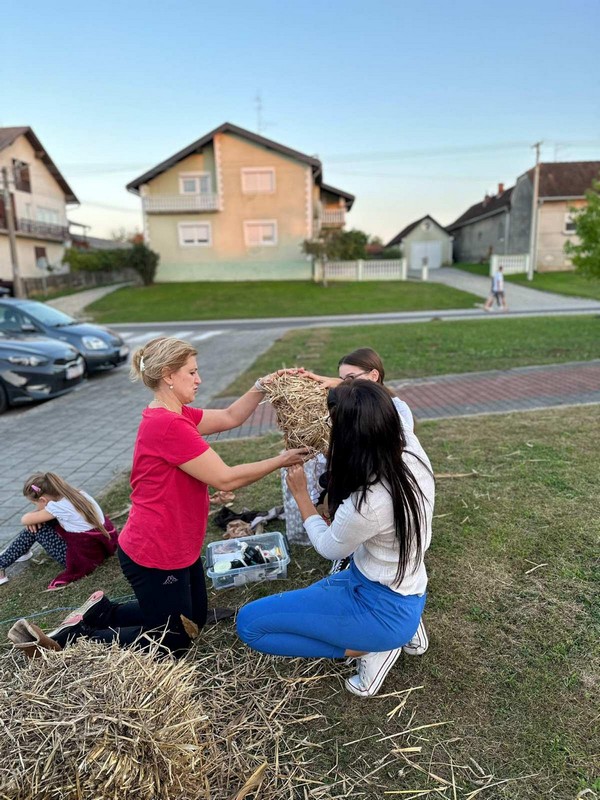 KRIŠTANOVEC Članice Udruge žena uredile mjesto i dale mu pravi jesenski štih