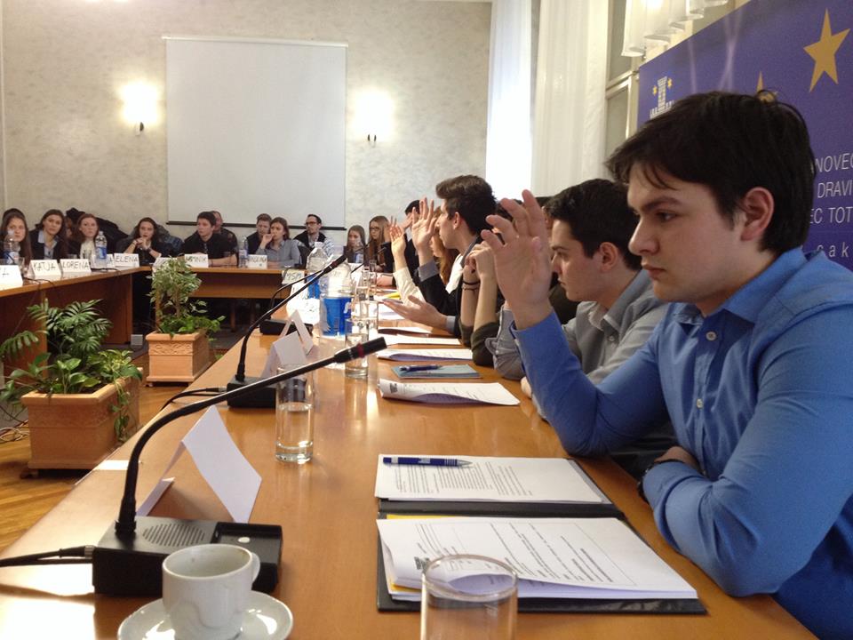 1098165578401781169312917973056