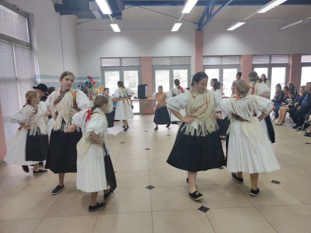 Majčin dan u Podbrestu