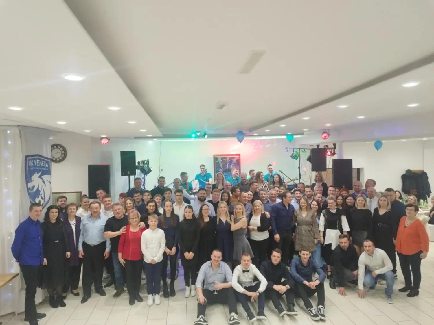 6f95518b-42da-44c1-b09e-b118b1d0d4fb 6f95518b-42da-44c1-b09e-b118b1d0d4fb