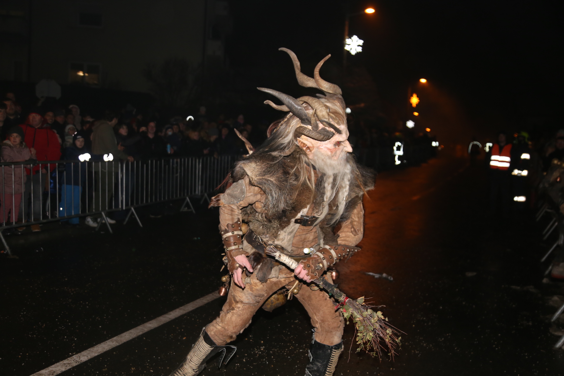 BILO JE ZANIMLJIVO Svetomartinski Krampuslauf opet oduševio brojne posjetitelje BILO JE ZANIMLJIVO Svetomartinski Krampuslauf opet oduševio brojne posjetitelje