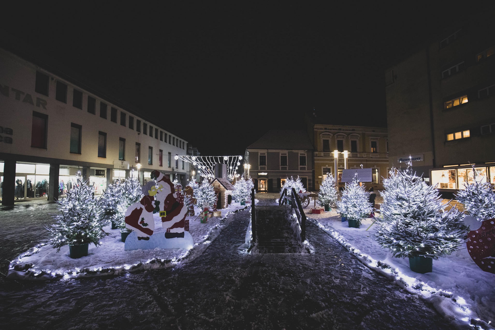 Mališani uživali u sanjkanju, snježna dekoracija centru Čakovca dala posebnu čar