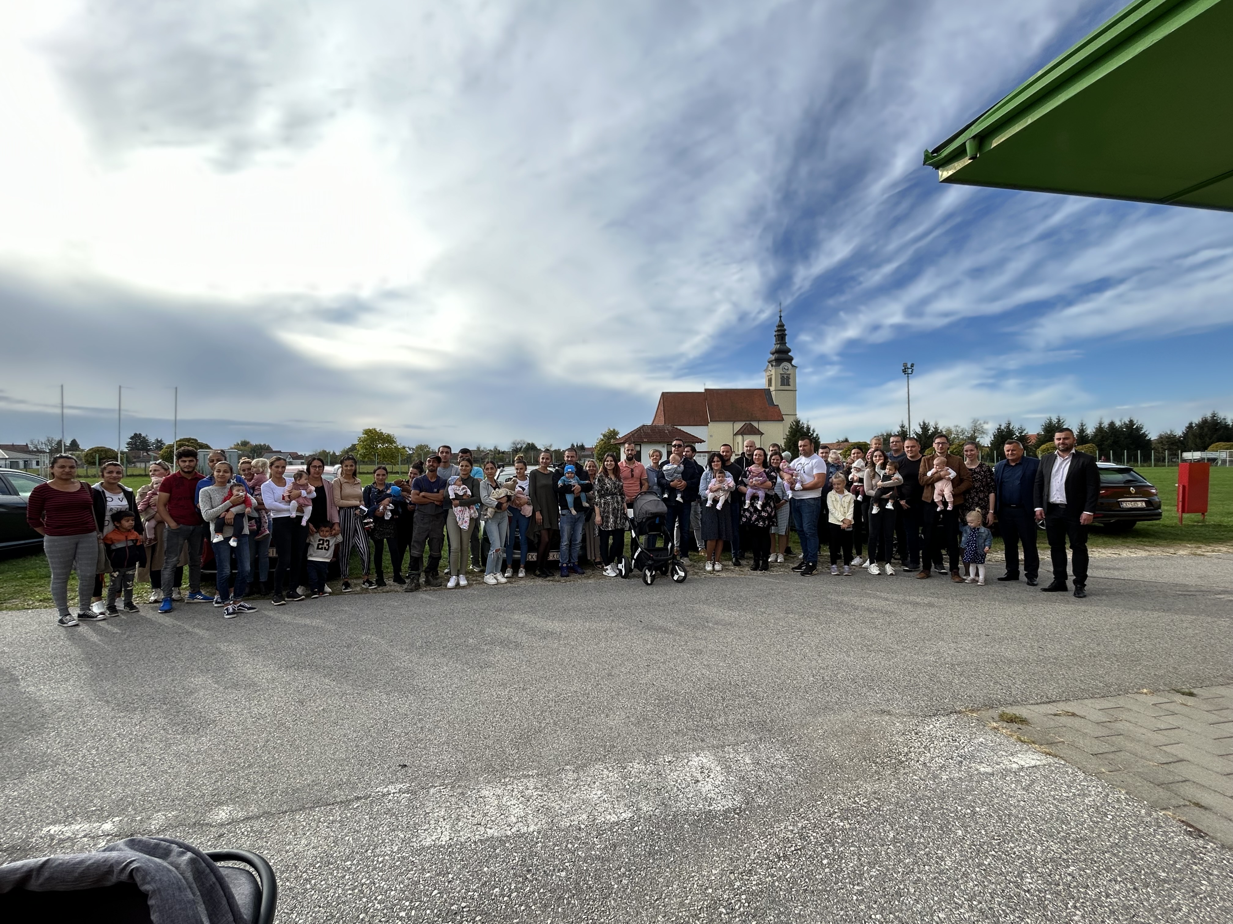 NEDELIŠĆE Načelnik Nikola Novak i njegov zamjenik Zlatko Marciuš podijelili poklon bonove NEDELIŠĆE Načelnik Nikola Novak i njegov zamjenik Zlatko Marciuš podijelili poklon bonove