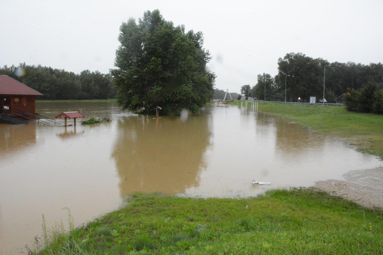 DONJA DUBRAVA Vodostaj Drave napravio svoje, veliki dio površine je već poplavljeno