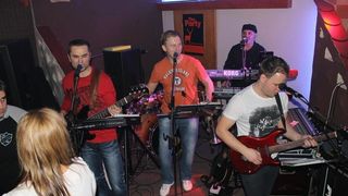 slika0024 Insomnia (Petak i subota, 22. i 23.2.2013 – Gloria Band)