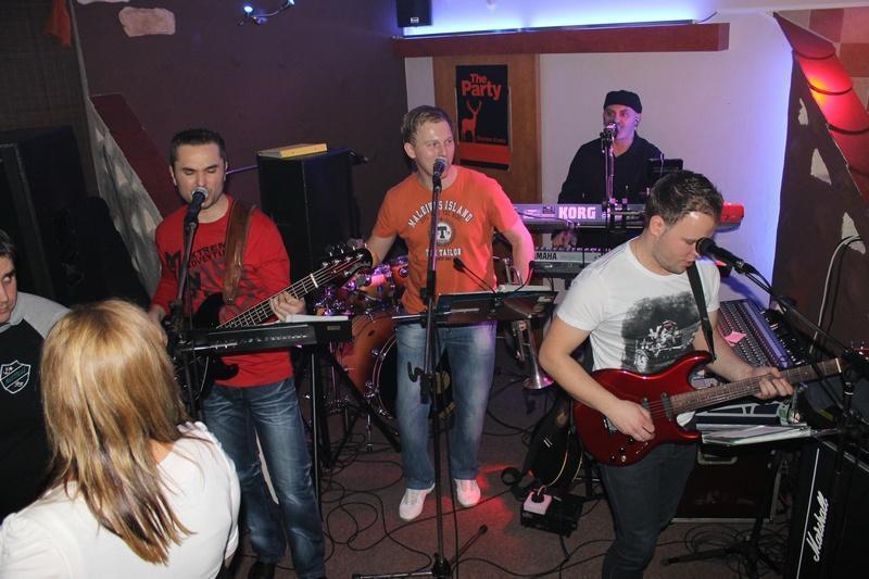 slika0024 Insomnia (Petak i subota, 22. i 23.2.2013 – Gloria Band)