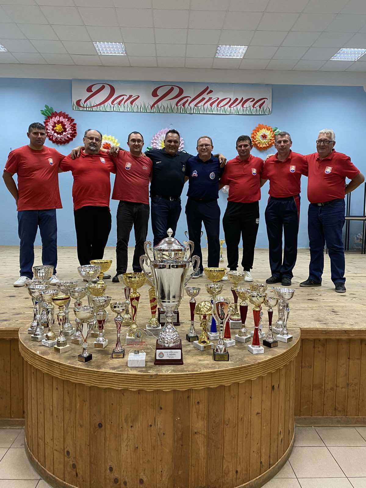 DVD PALINOVEC Povodom fantastične natjecateljske godine organizirali završno druženje