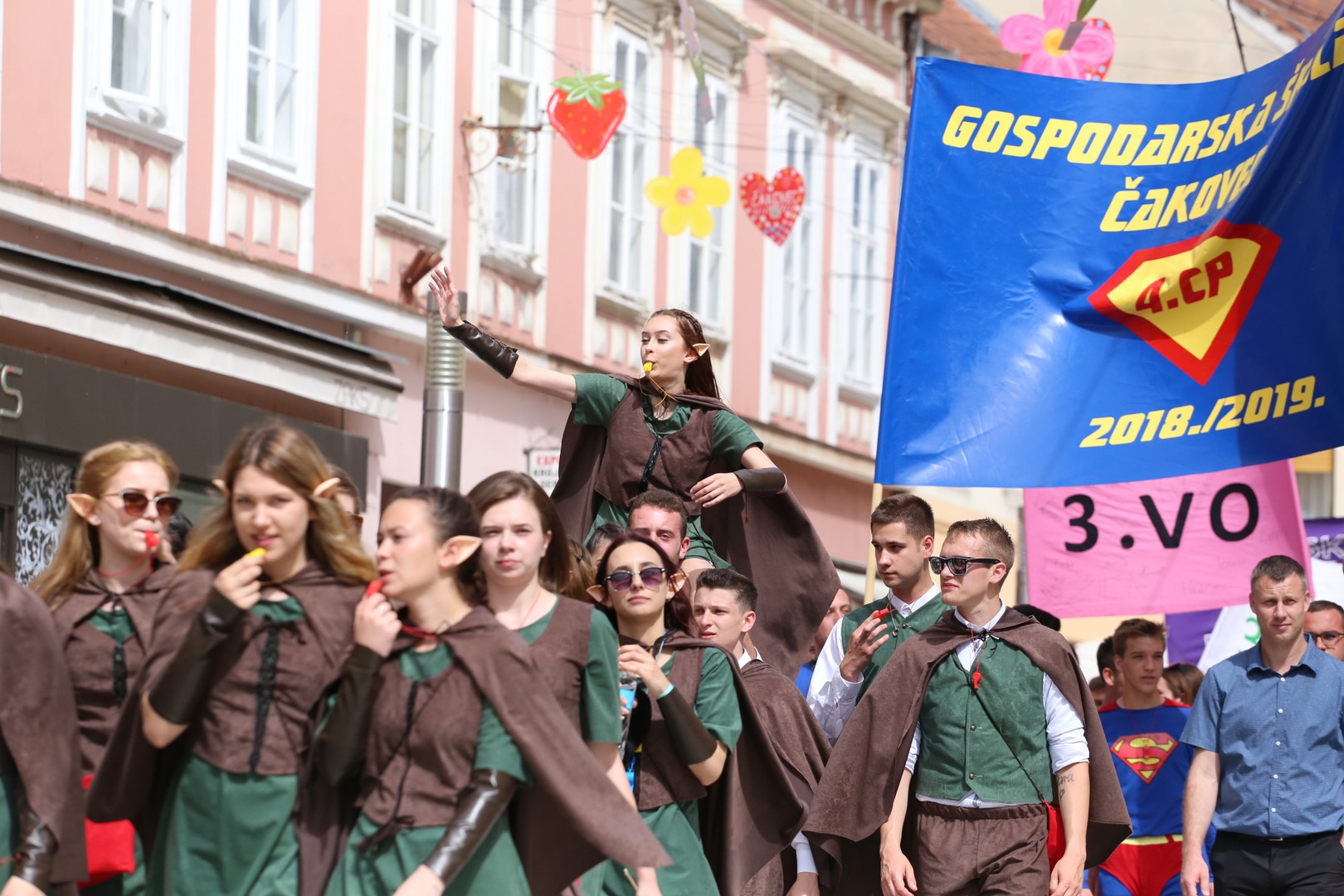 Ulicama Čakovca koračalo više od 1200 međimurskih maturanata