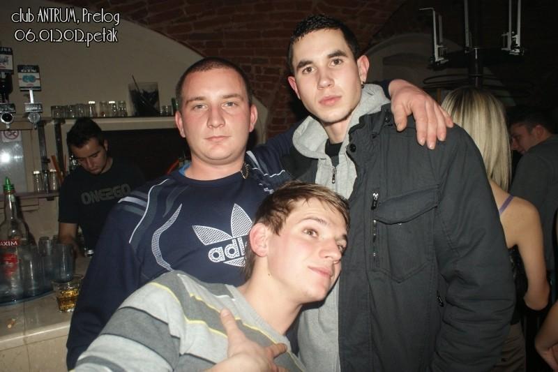 slika0028 Antrum (Petak, 6.1.2012) slika0028 Antrum (Petak, 6.1.2012)