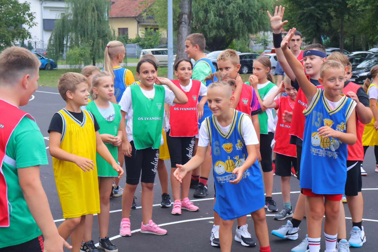 VESELJE ZA NAJMLAĐE Uređeno košarkaško igralište u Ivanovcu