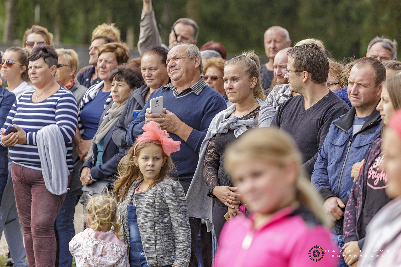 U Gardinovcu svečano otkrivena spomen-ploča posvećena seoskom pralu na potoku Trnavi