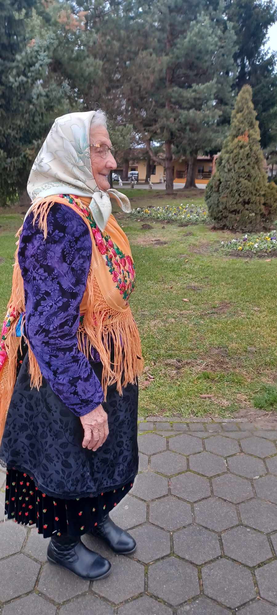 GORIČAN ‘Marija Mlinarić ide k meši v narodnoj nošnji’