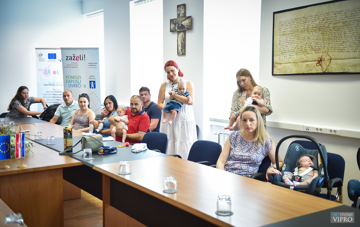 BEBE KOD GRADONAČELNIKA U Prelogu još jednom podijeljene naknade za novorođenčad