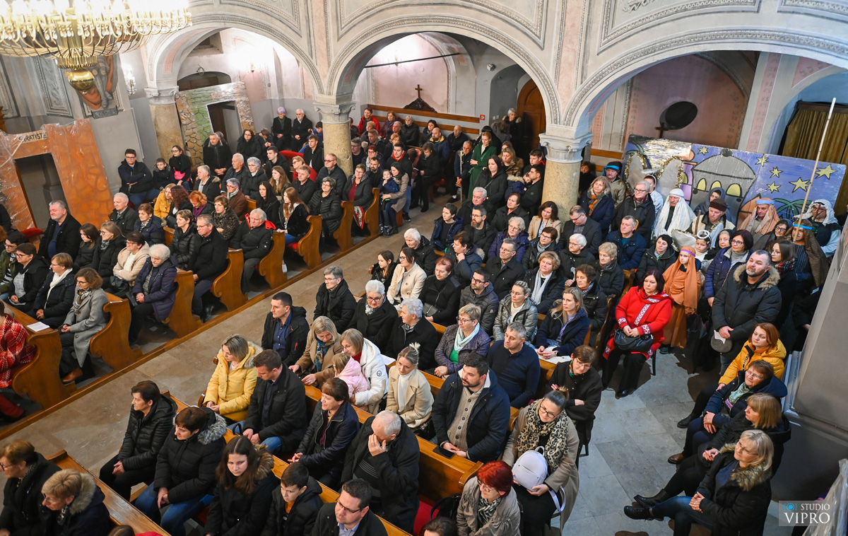 BILO JE PREDIVNO Za kraj Adventske čarolije održan koncert Puhačkog orkestra Grada Preloga