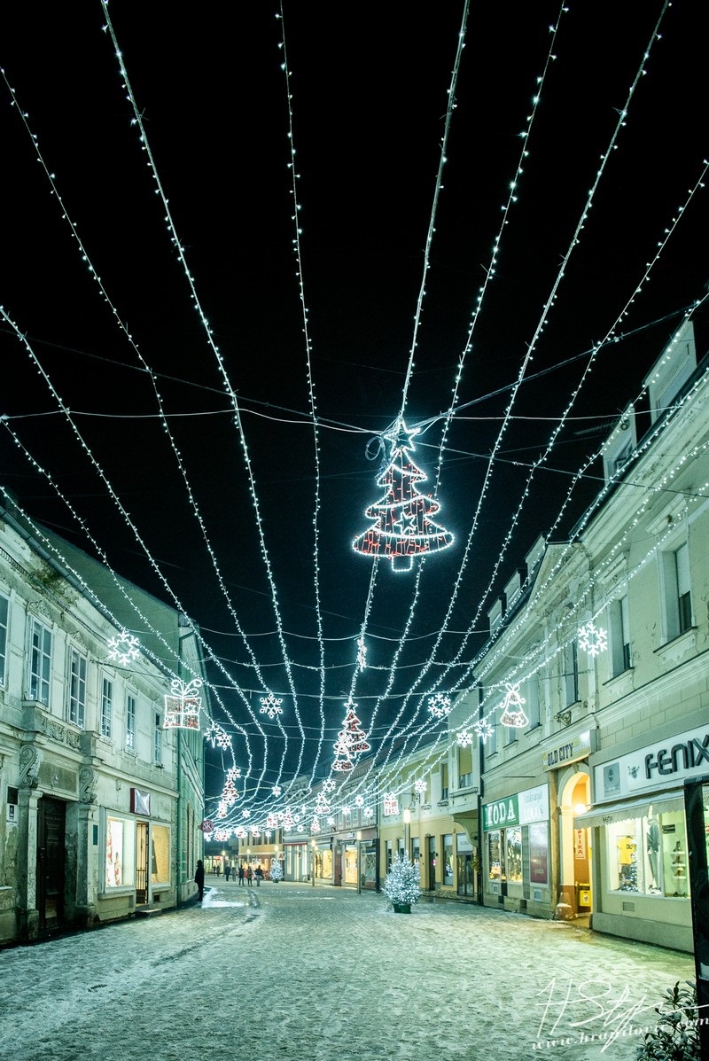 SNJEŽNA IDILA Advent u gradu Zrinskih iz objektiva Stjepana Hranilovića