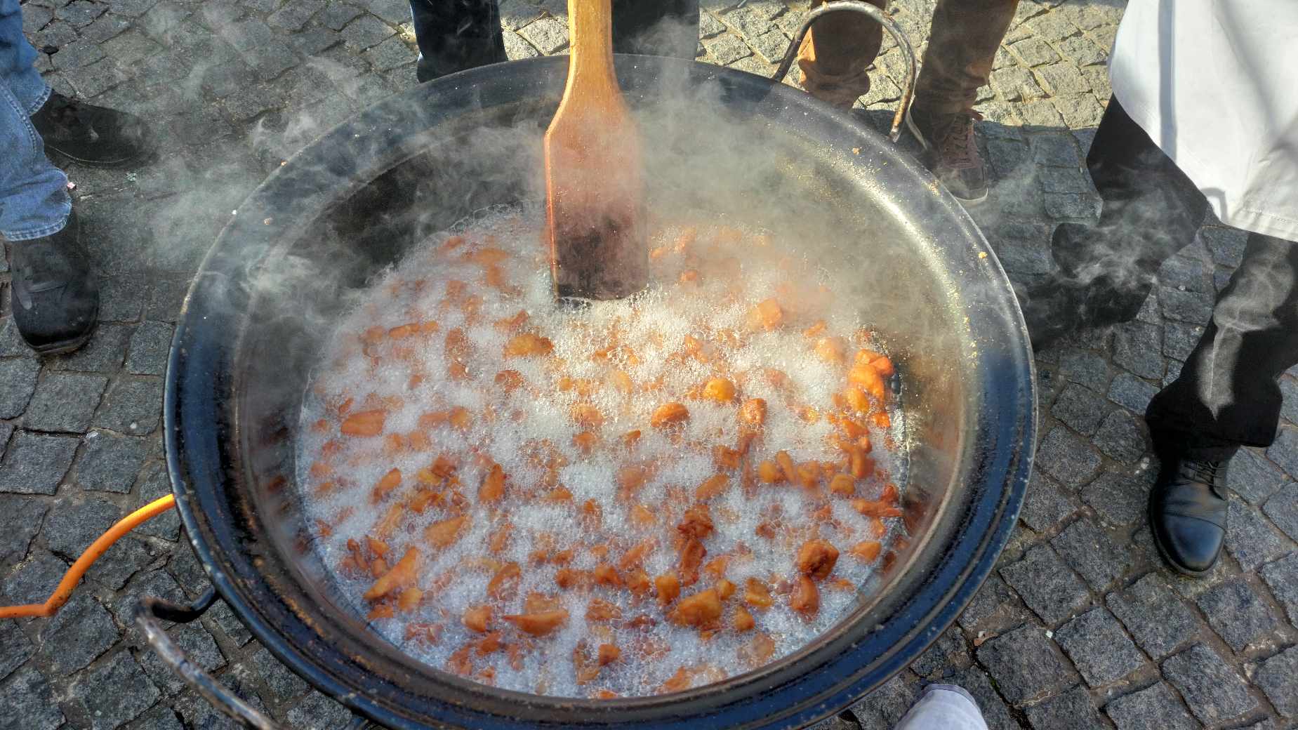 Centrom Čakovca širi se miris čvaraka!