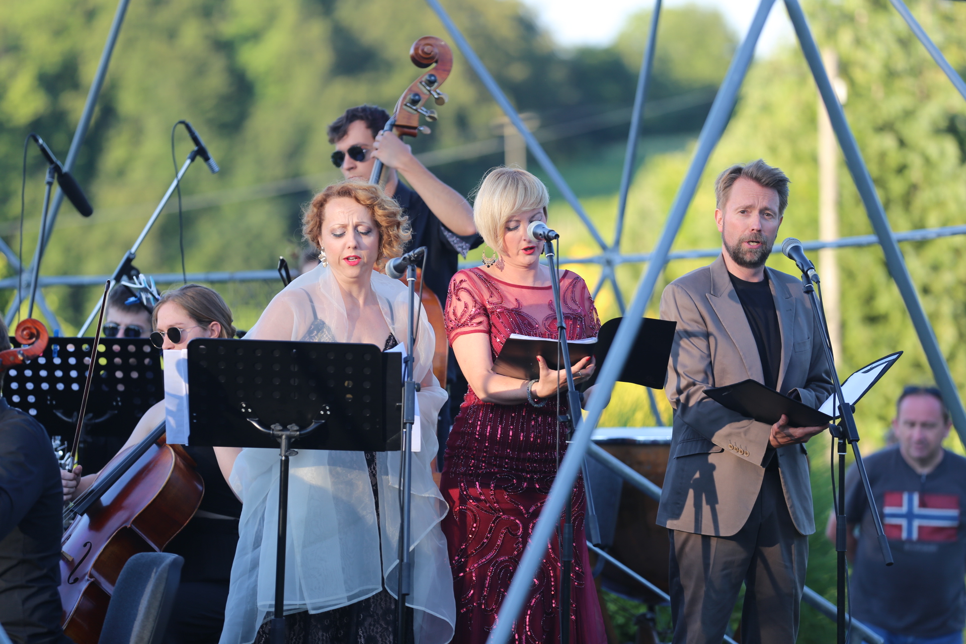 Koncert u Zmajevom vrtu obitelji Valkaj