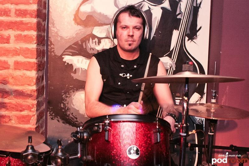 slika0009Podroom (Petak, 8.2. – Kein Engel – Rammstein Tribute Band)