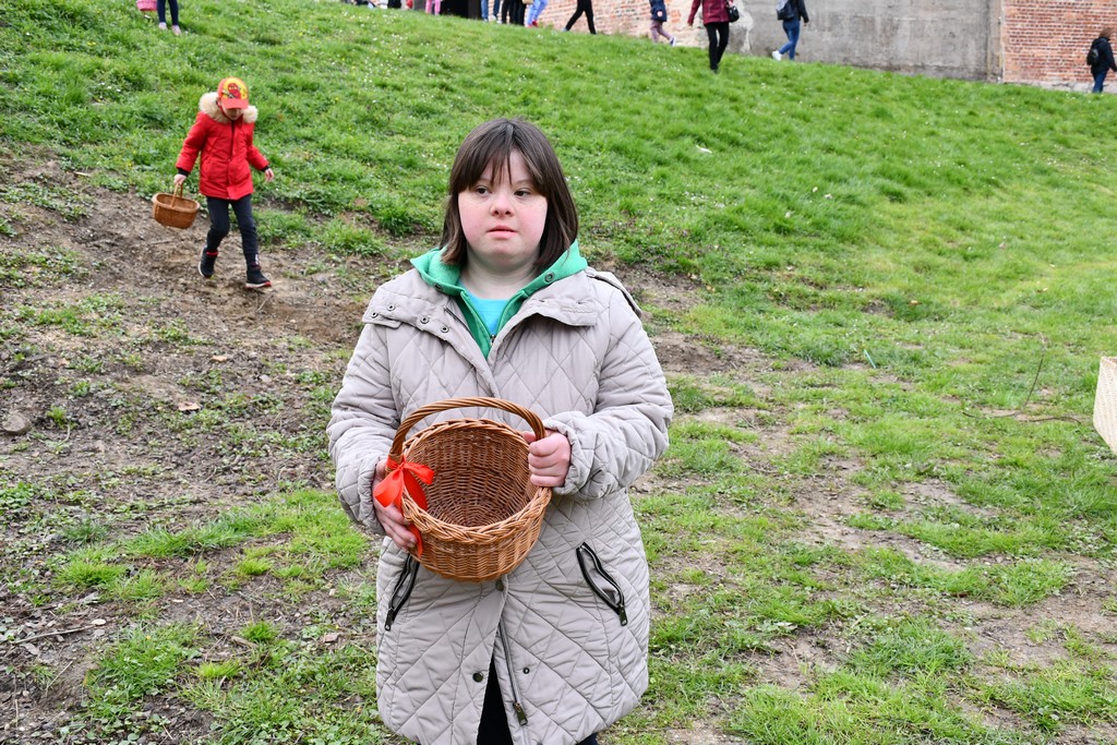 VIDEO I FOTO Potraga za uskrsnim jajima u Perivoj Zrinskih privukla mnoštvo mališana