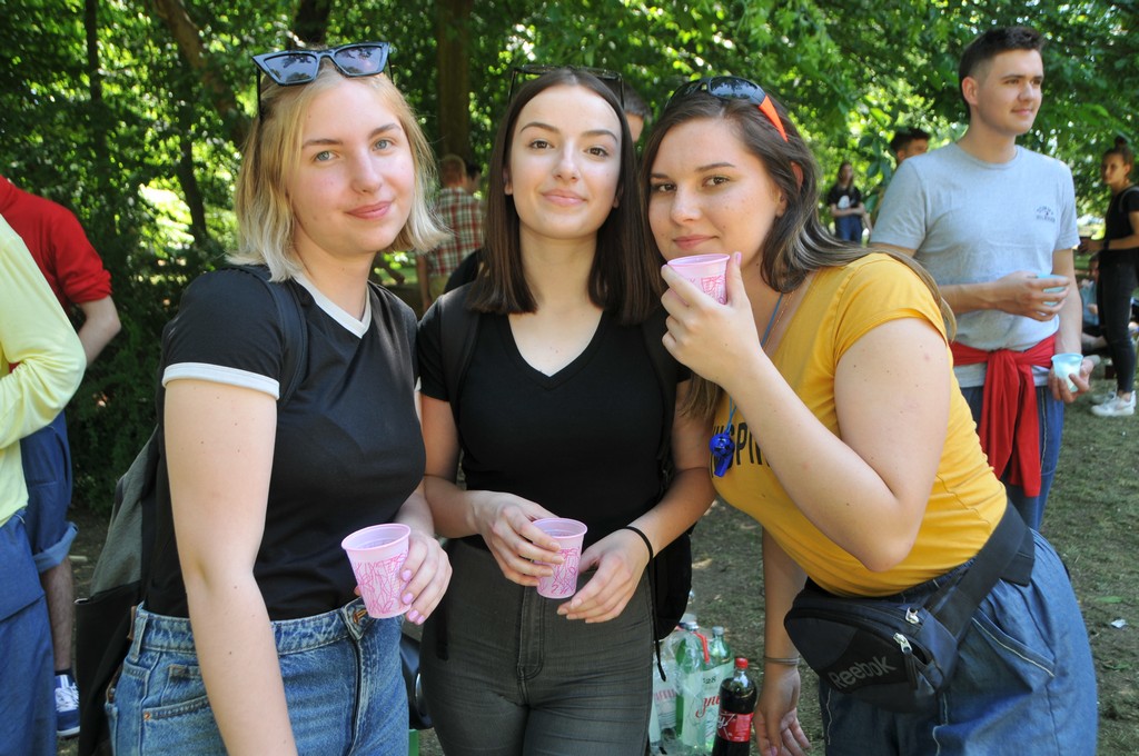 Maturanti se zabavljaju u čakovečkom parku