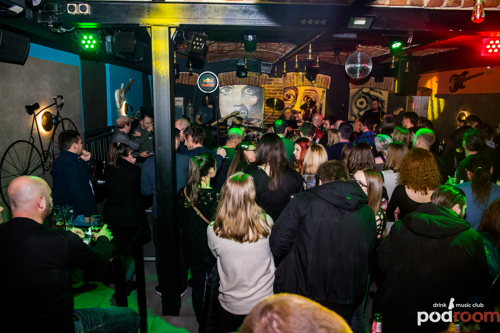 Crno Perje u Podroomu