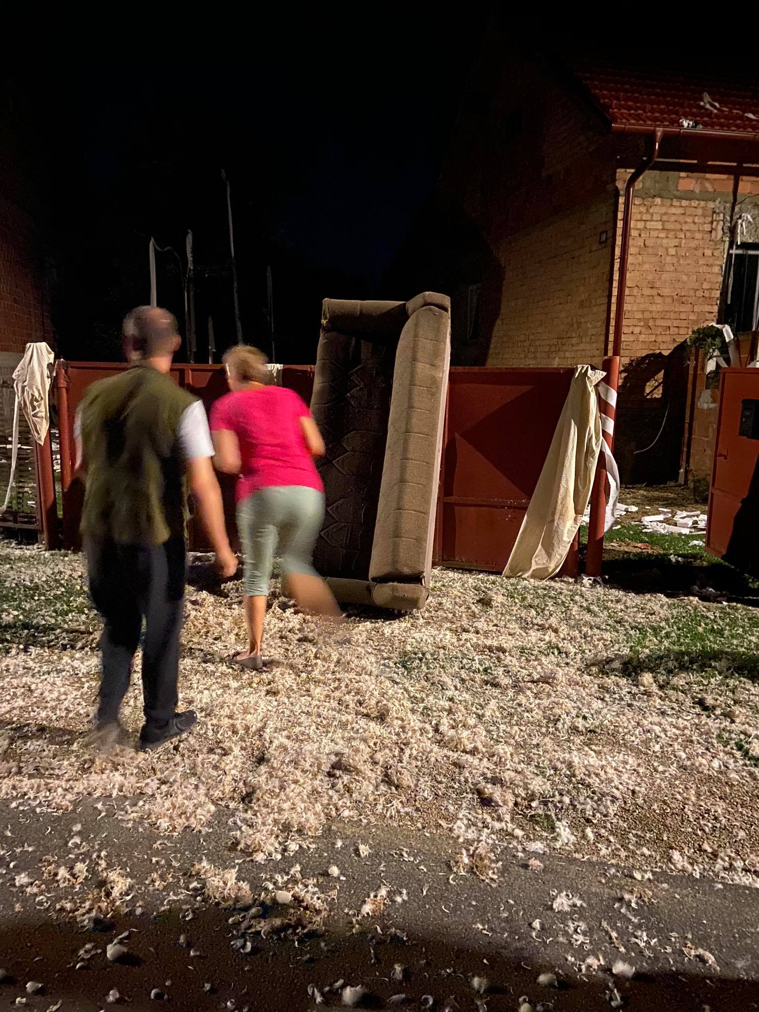 FOTO Potepanje ih nije mimoišlo: Zaručili su se Jurica Kovačić i Melani Žganec!