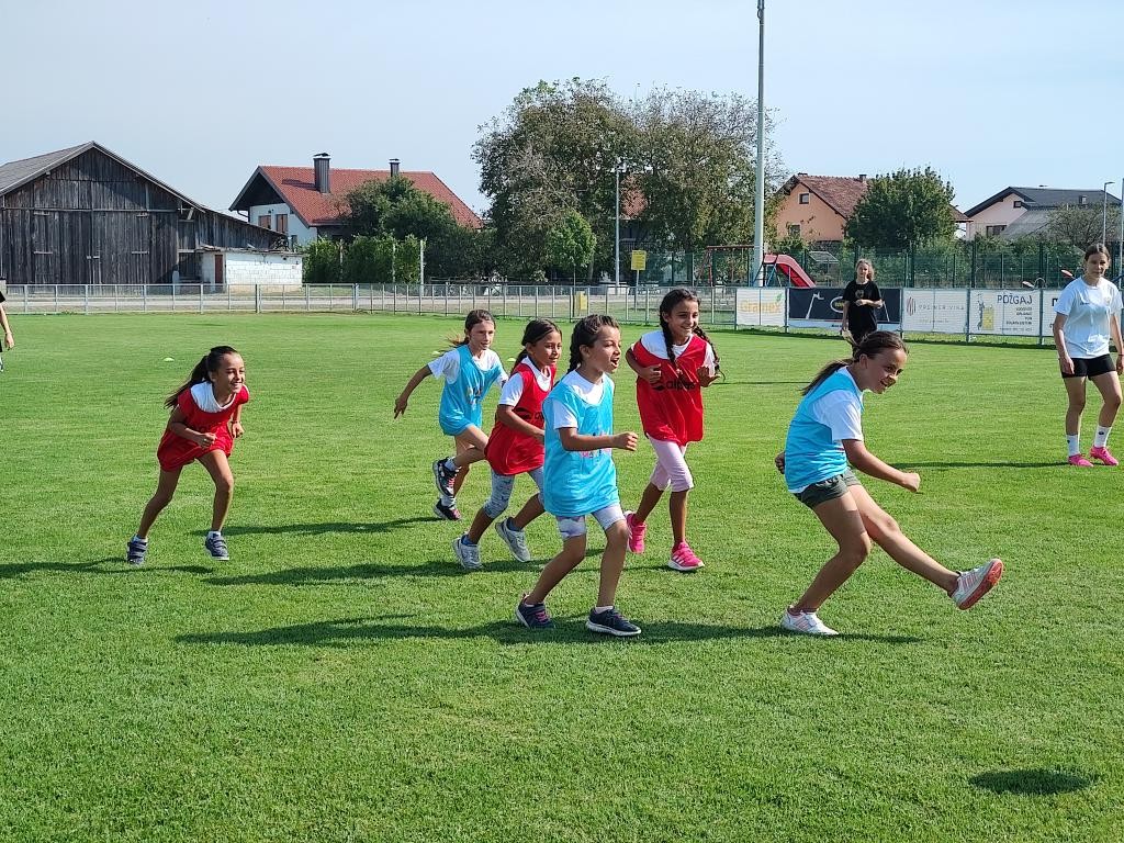 AKTIVNO LJETO Proveden Program uključivanja djevojčica u edukativno–rekreativne aktivnosti AKTIVNO LJETO Proveden Program uključivanja djevojčica u edukativno–rekreativne aktivnosti