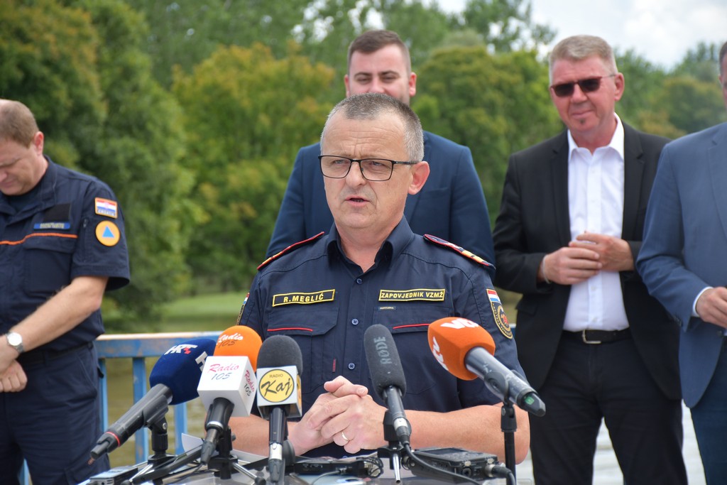 ŽUPAN POSAVEAC ‘Možemo biti ponosni i zadovoljni. Međimurje je u povijesno visokom vodostaju prošlo s najmanje mogućom štetom.’ ŽUPAN POSAVEAC ‘Možemo biti ponosni i zadovoljni. Međimurje je u povijesno visokom vodostaju prošlo s najmanje mogućom štetom.’