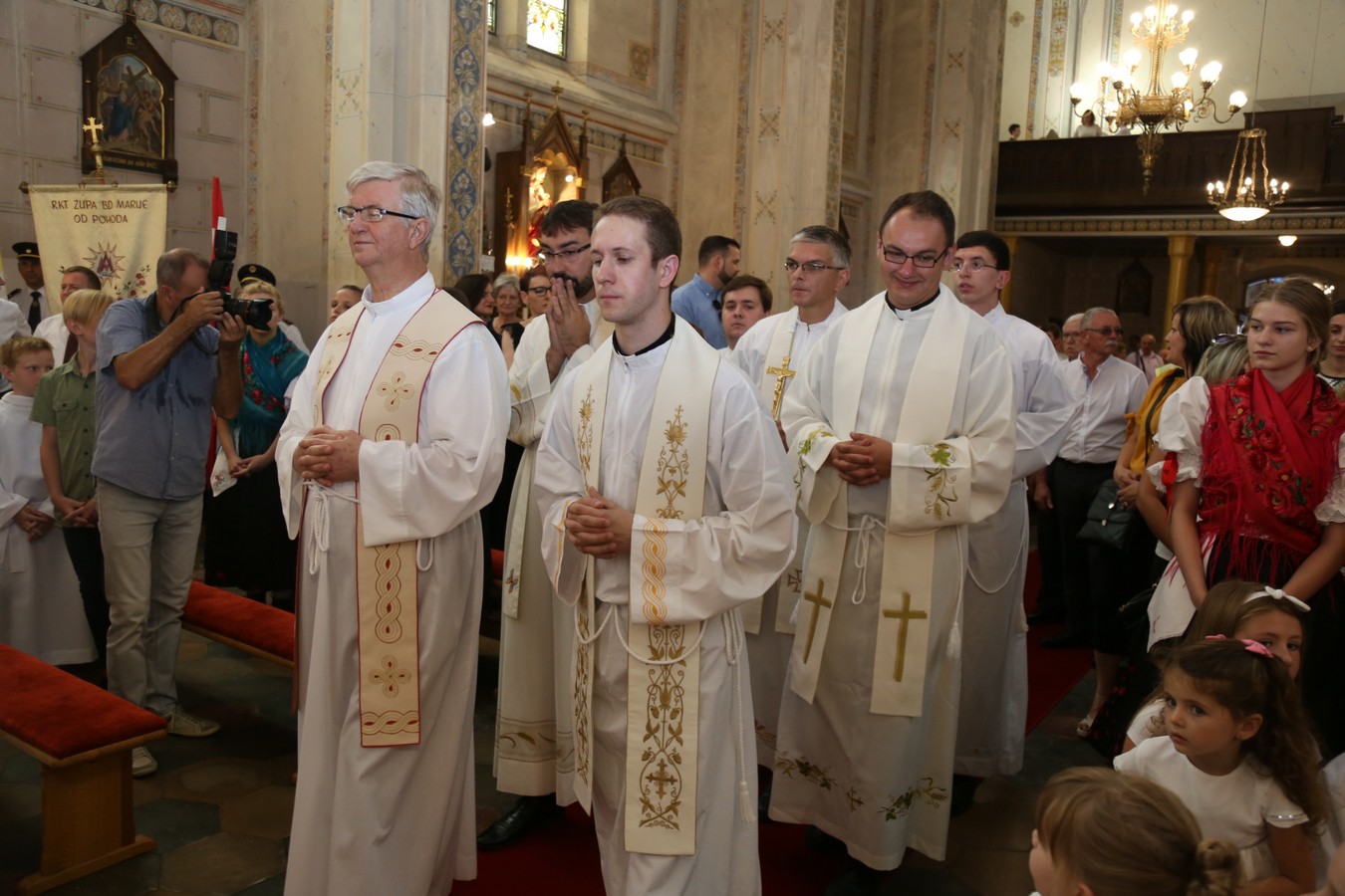Mladen Cikač iz Gornjeg Hrašćana u Macincu služio mladu misu